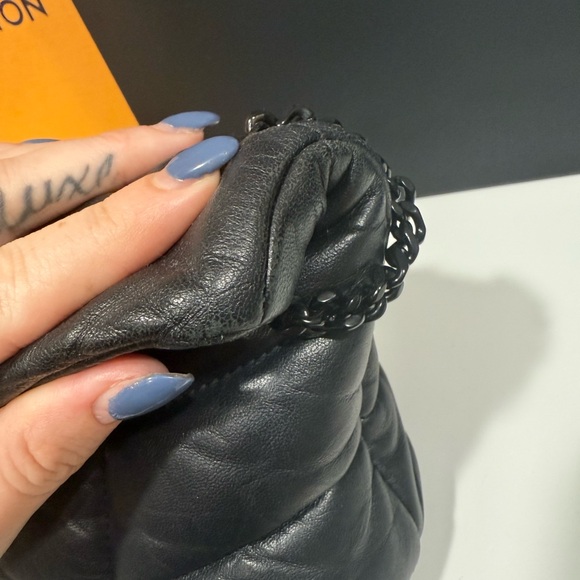 Saint Laurent Black Quilted Leather Lou Lou toy crossbody bag - Picture 8 of 16